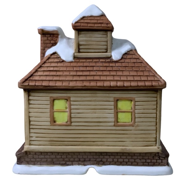 Vintage Christmas Village Pleasant Hill Train Station Translucent Light Up House - Picture 6 of 16